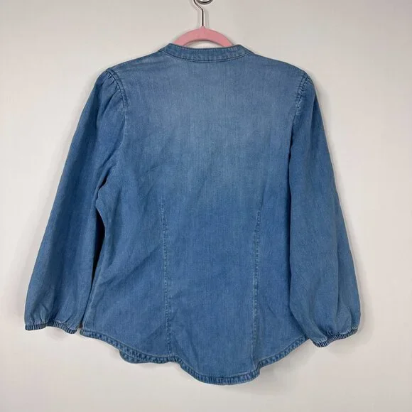 NWT White House Black Market 3/4 Sleeve Yankee Denim Shirt Crystal Light #A1718 - Picture 3 of 8